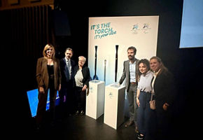 svelamento torcia triennale.jpg
